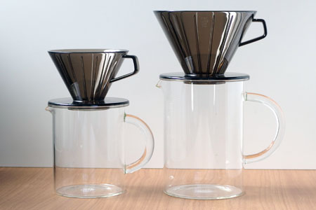 キントー　ブリューワーとコーヒージャグの組み合わせ。2カップ用と4カップ用