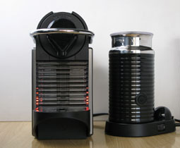 コーヒーメーカーネスプレッソ　 エッセンサミニ C30　&　エアロチーノ４セット