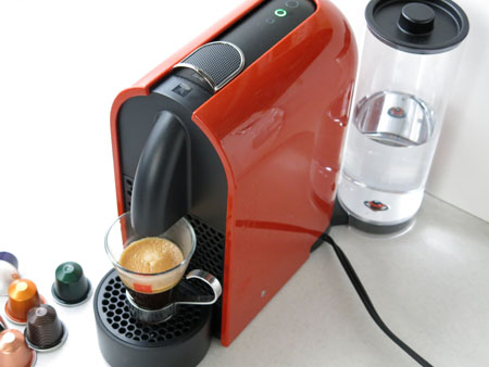 ネスプレッソ　カプセル式コーヒーメーカー