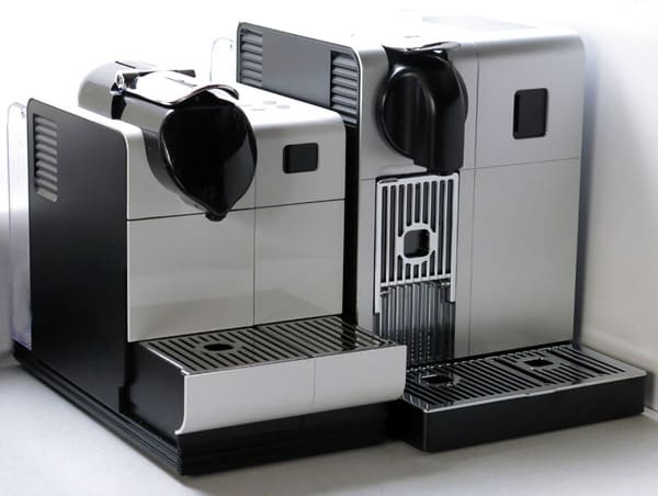 ネスプレッソ コーヒーメーカー ラティシマプロ Nespresso - コーヒー