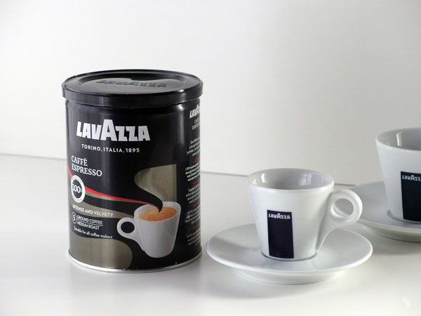 Lavazza エスプレッソ250g缶、Lavazzaデミタスカップ