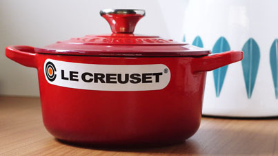 日本価格  ・ル・クルーゼ　レシピスタンド（ブックスタンド） Creuset Le 調理器具